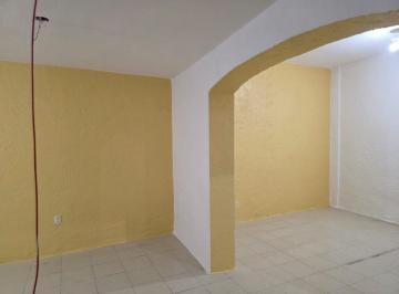 Local comercial · 220m² · 3 Estacionamientos · Local Comercial en Renta a Pie de Calle - (4)