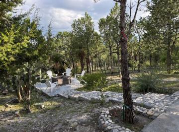 Quinta de 3 habitaciones, Arteaga · Casa de Campo de 230 m², en Terreno de Pino Piñonero de 1,614 m² en Arteaga, Coahuila.