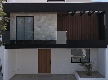 Casa · 251m² · 4 Recámaras · 2 Estacionamientos · Casa en Venta Lomas de Angelópolis III. Cerca Universidades Como Udlap, Uvm, Anáhuac, tec Monterrey