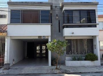 Casa · 268m² · 4 Recámaras · 1 Estacionamiento · Casa en Venta Valle del Contry - Guadalupe