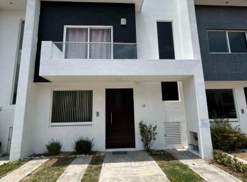 Casa · 156m² · 3 Recámaras · 2 Estacionamientos · Casa en Renta en La Antigua Cementera