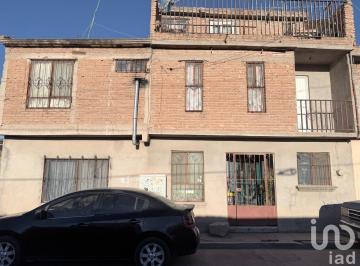Casa · 131m² · 3 Recámaras · Casa con Terraza a Unos Pasos del Deportivo La Florida, Col. 9 de Julio.