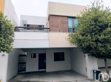 Casa · 173m² · 3 Recámaras · 2 Estacionamientos · Casa Equipada en Venta en Residencial Toscana, Dominio Cumbres