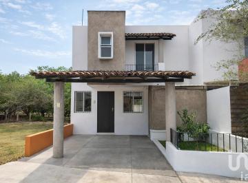 Casa · 222m² · 2 Recámaras · 1 Estacionamiento · Casa en Venta en Comala