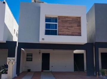 Casa · 164m² · 2 Recámaras · 2 Estacionamientos · Casa en Renta en Puerta del Valle V con Excedente de Terreno y Paneles Solares