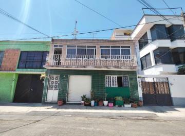 Casa en Venta de 7 habitaciones Ex Escuela de Tiro · Casa con 6 Departamentos y 1 Local Comercial