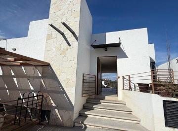 b8965d64108246a5d9c3a32db9793cde04608ab1cb78c65bd620c8da4db3000a · Casa en Juriquilla con Vistas Espectaculares