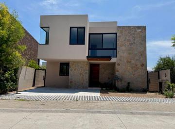 Casa de 4 habitaciones, Querétaro · Arquitectura Que Enamora, Ubicación Que Conquista - La Espiga