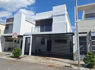 Casa · 154m² · 3 Recámaras · 2 Estacionamientos · Casa en Venta Privadas Borneo, Sector Alondra, Apodaca, N. L