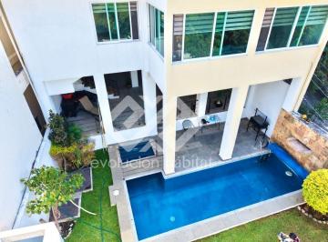 Casa de 3 habitaciones, Cuernavaca · Casa en Venta, en Av Palmira Cuernavaca con 307 m² de Construccion en Desnivel