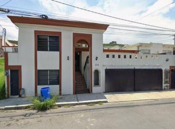 Casa de 5 habitaciones, Monterrey · Casa en Venta en Loma Bonita 130, Loma Larga, Monterrey, N. L.