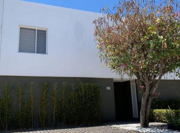 Casa · 170m² · 3 Recámaras · 2 Estacionamientos · Santa Fe, Juriquilla Queretaro, Condominio El Capricho.