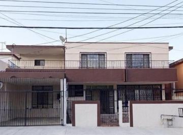 9fab721dac1bd0278b6d674fc528f31f064dd8b15b5459608fbb23eff211e6ad · Casa en Venta Cumbres 1er Sector