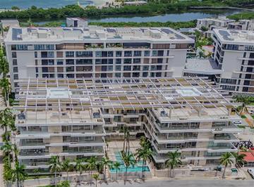 Departamento · 236m² · 3 Recámaras · 2 Estacionamientos · Departamento Nuevo en Puerto Cancun / Brand New Apartment in Puerto Cancun