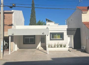 Casa de 3 habitaciones, Chihuahua · Casa en Venta - Col. Virreyes