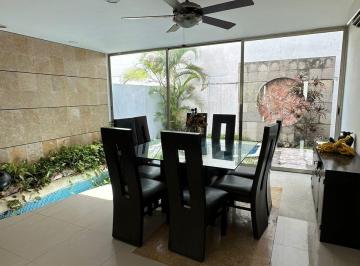 Casa · 210m² · 3 Recámaras · 2 Estacionamientos · Casa en Renta Cancún Palmaris Amueblada con Alberca 3 Recámaras