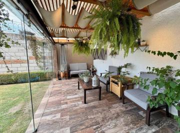 Casa en condominio · 202m² · 3 Recámaras · 3 Estacionamientos · Casa en Venta en Metepec El Castaño con Estudio o Habitación en Planta Baja