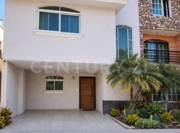 Casa en condominio · 195m² · 3 Recámaras · 2 Estacionamientos · Casa en Venta, Col. Parques de Tlaquepaque, Tlaquepaque, Jal.