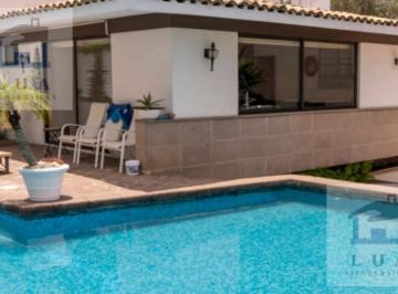 Casa · 870m² · 4 Recámaras · 4 Estacionamientos · Casa - Jardines del Pedregal