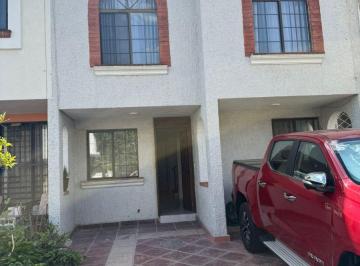 Casa de 4 habitaciones, Zapopan · Casa en Renta Amueblado