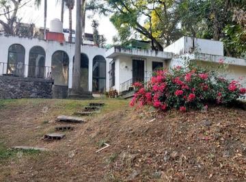 Casa · 220m² · 3 Recámaras · 4 Estacionamientos · Venta Casa en Miraval, Cuernavaca, Morelos - V359