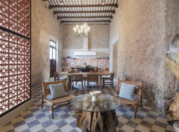 88e80e1d5c32f0d6ec9cfe79ffc6755377068b07f3979f15ed0edfceaf230a99 · Casa en Venta en El Centro con Alberca y Arquitectura Premiada