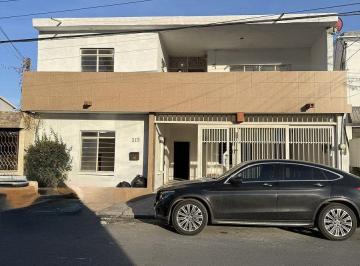 Casa de 10 habitaciones, Monterrey · Casa en Renta en Monterrey