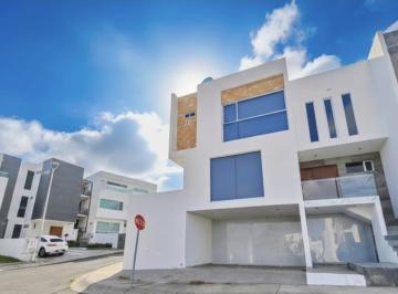 Casa · 248m² · 3 Recámaras · 2 Estacionamientos · Casa en Venta y Renta en Esquina Frente Área Verde, Acacia, Zibatá
