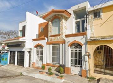 Casa de 4 habitaciones, Tampico · Casa en Venta en Obrera Tampico Tamaulipas
