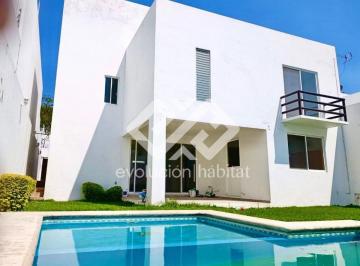 Casa de 3 habitaciones, Emiliano Zapata · Casa en Venta en Cuernavaca, en Burgos Bugambilias, con 485 m² Superficie de Terreno, 3 Recámaras