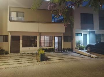 Casa de 3 habitaciones, Tlajomulco de Zúñiga · Casa en Venta en Element Frente a Parque