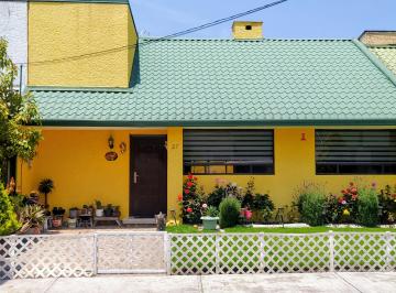 Casa en condominio de 3 habitaciones, Toluca · Estupenda y Amplia Casa en Fraccionamiento