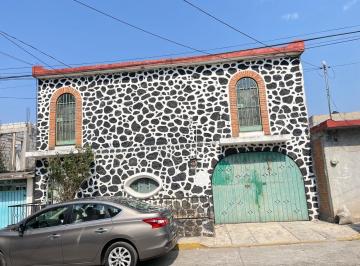 Casa · 360m² · 4 Recámaras · 2 Estacionamientos · Casa en Ampliacion Maravillas, Cesión de Derechos