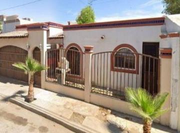 Casa de 3 habitaciones, Hermosillo · Preciosa Propiedad de Venta en Sonora