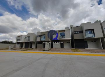Casa · 90m² · 2 Recámaras · 2 Estacionamientos · Casa en Venta Poniente