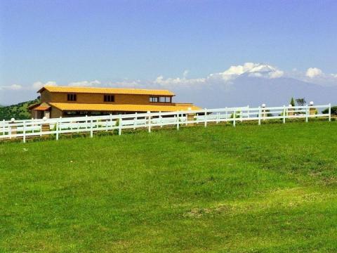 ¡Descubre el refugio perfecto en Harás del bosque Ciudad Ecológica!…