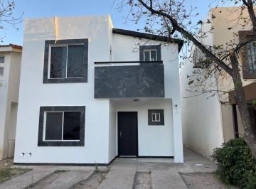Casa de 3 habitaciones, Juárez · Renta Casa Fracc Privado Frente a Parque 3 Recámaras Calle Fco Villarreal y IV Siglos Cd Juárez Chih
