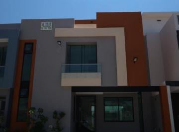 Casa de 4 habitaciones, Zapopan · Casa Nueva en Jardín Real Dentro de Coto