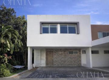 Casa · 190m² · 3 Recámaras · 2 Estacionamientos · Casa en Renta Residencial Arbolada
