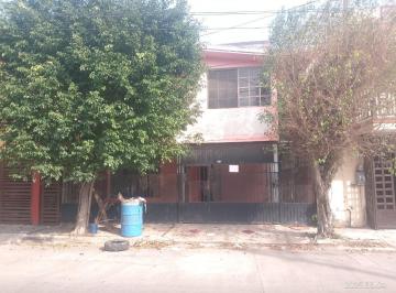 Casa · 4 Recámaras · Casa en Venta Col. Arbol Grande