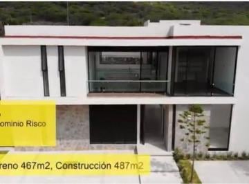 Casa · 487m² · 4 Recámaras · Casa - Altozano El Nuevo Queretaro