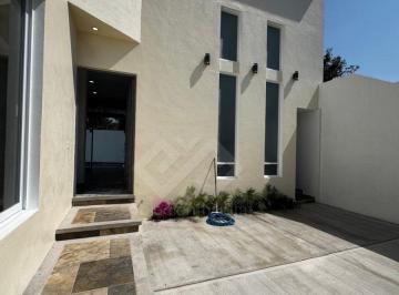 Casa de 3 habitaciones, Xochitepec · Casa en Venta Al Sur de Cuernavaca. Estrena Casa con Alberca y Jardin Privado en Morelos