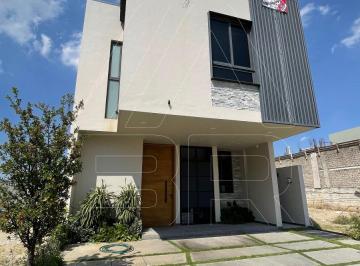 Casa en condominio de 4 habitaciones, Zapopan · Casa Nueva en Venta con Acabados de Lujo
