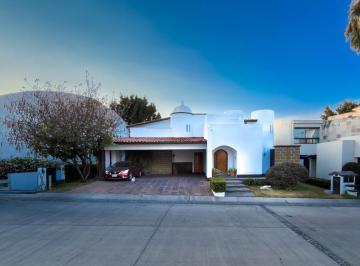 1 · Casa en Venta en La Vista Contry Club, San Andrés Cholula, Puebla