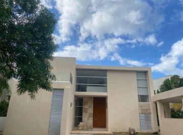 0a7aaae15eed309c2db8caca75b666aba3c993d50cb54d03fc3f36bad2f51ecf · Casa en Venta, Privada Kutz en El Yucatan Country Club, Mérida Yucatán