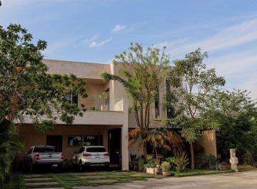 Casa de 4 habitaciones, Mérida · Casa en Venta Nortemerida