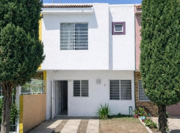 Casa en condominio · 120m² · 4 Recámaras · 2 Estacionamientos · Casa en Renta