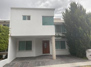 Casa en condominio de 4 habitaciones, Querétaro · Venta de Casa en Claustros de La Corregidora II