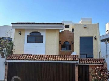 Casa de 3 habitaciones, Zapopan · Casa en Venta | Camino Real, Zapopan
