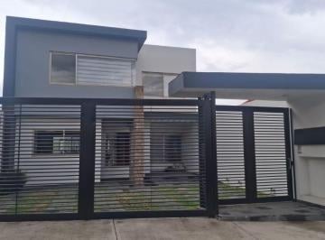 Casa de 3 habitaciones, Tlalpan · Casa Sola con Jardín en Fraccionamiento Cerrado Al Sur de La Cdmx Santa Ursula Xitla Tlalpan